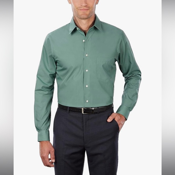 Van Heusen Other - Van Heusen 17” XL Poplin Wrinkle Free Relaxed Fit